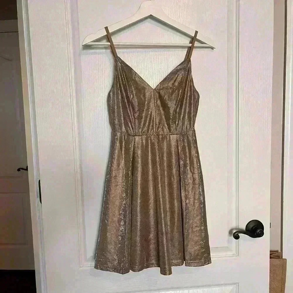 Lulu’s womens XS Keeps Getting Better Gold metallic Skater summer party Dress - Picture 3 of 13